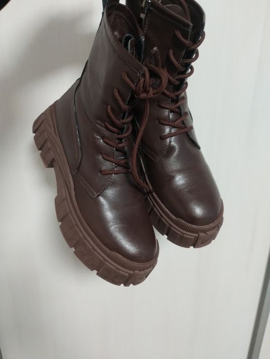 Шкіряні ботінки 37р, 24 см.