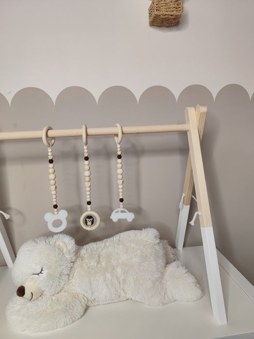 Pałąk edukacyjny z zawieszkami/ baby gym