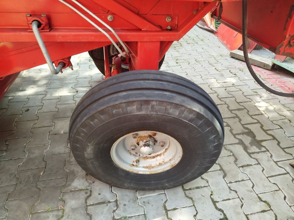 Комбайн зернозбиральний Massey Ferguson 16. Майсей Фергусон 16