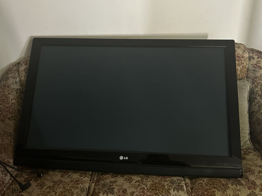 TV LG – Boa imagem, ideal para quarto ou gaming
