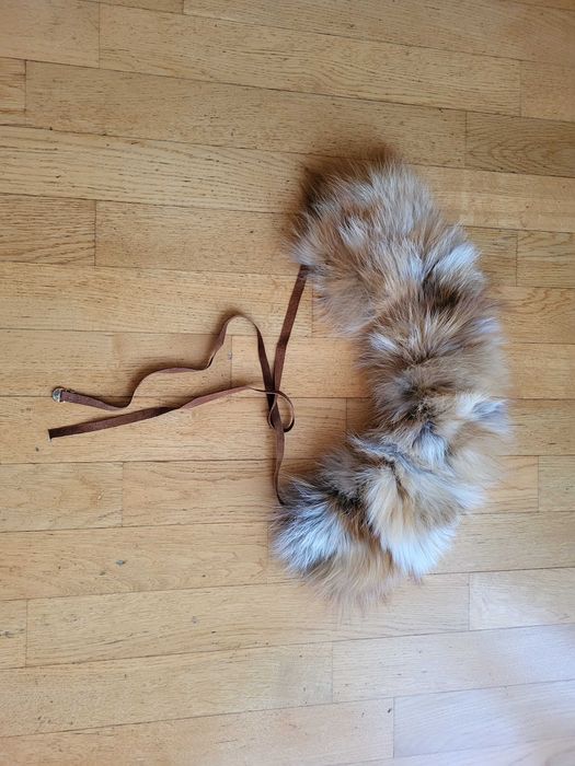 Trussardi kołnierz z lisa rudego