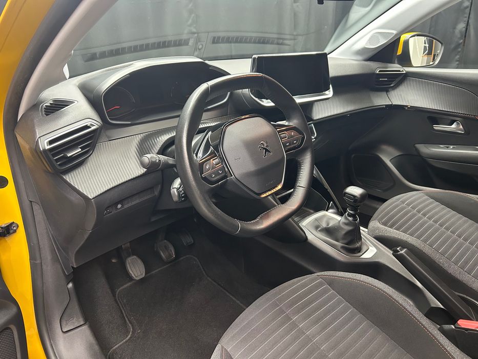 Peugeot 208 full extras