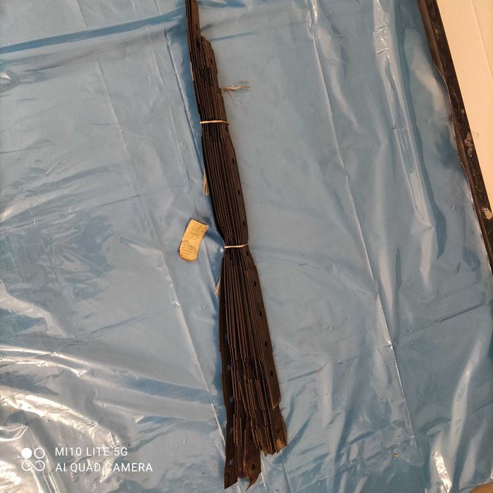 Fiat 126p przekładki plastikowe resora KPL NOWE ORYG.