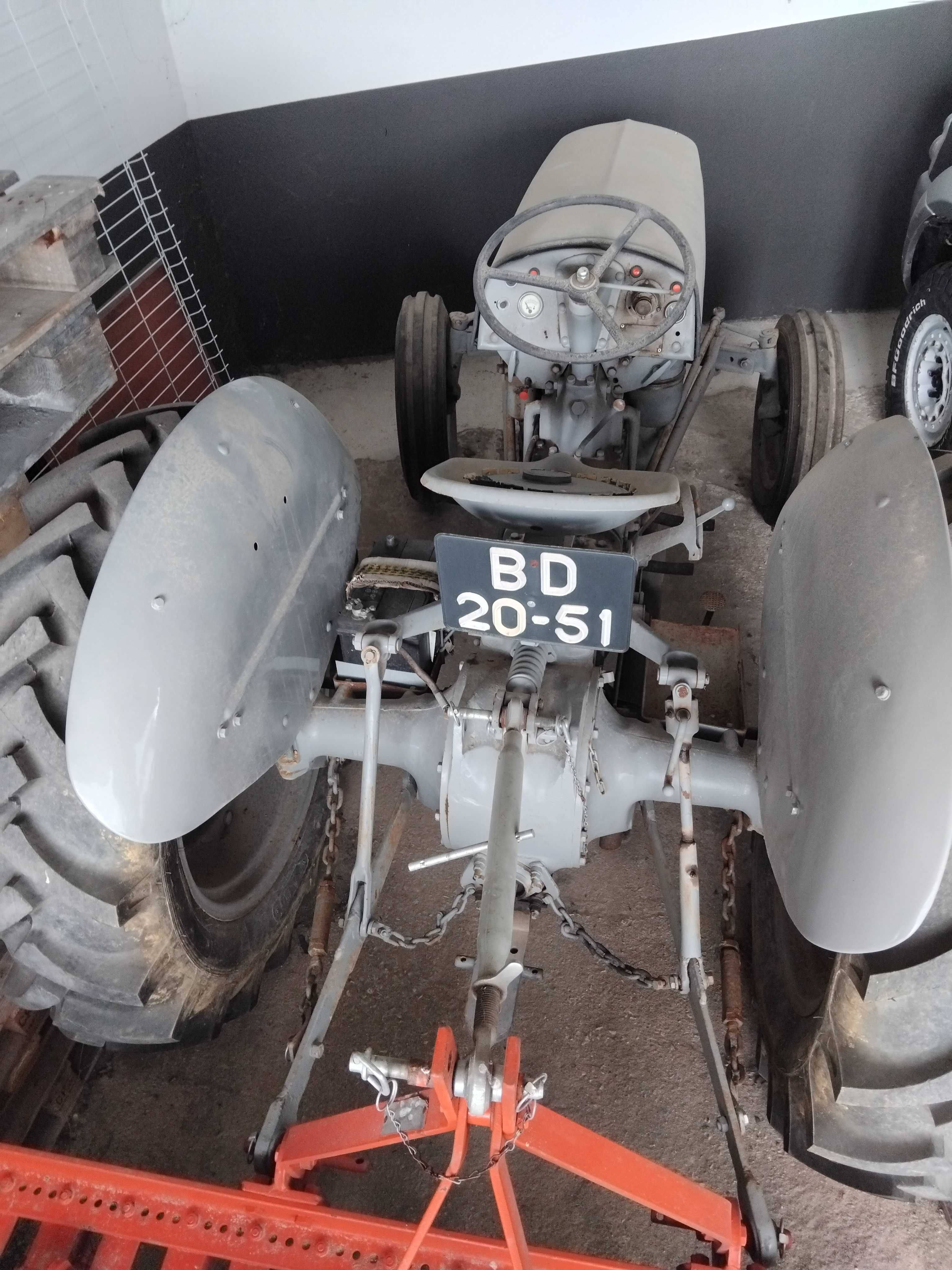 Trator antigo Ferguson