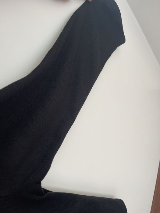 Camisola preta com gola larga Modalfa