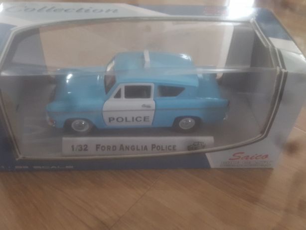 Model Saico 1/32 Ford Anglia Police