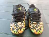 Chuteiras adidas n*28