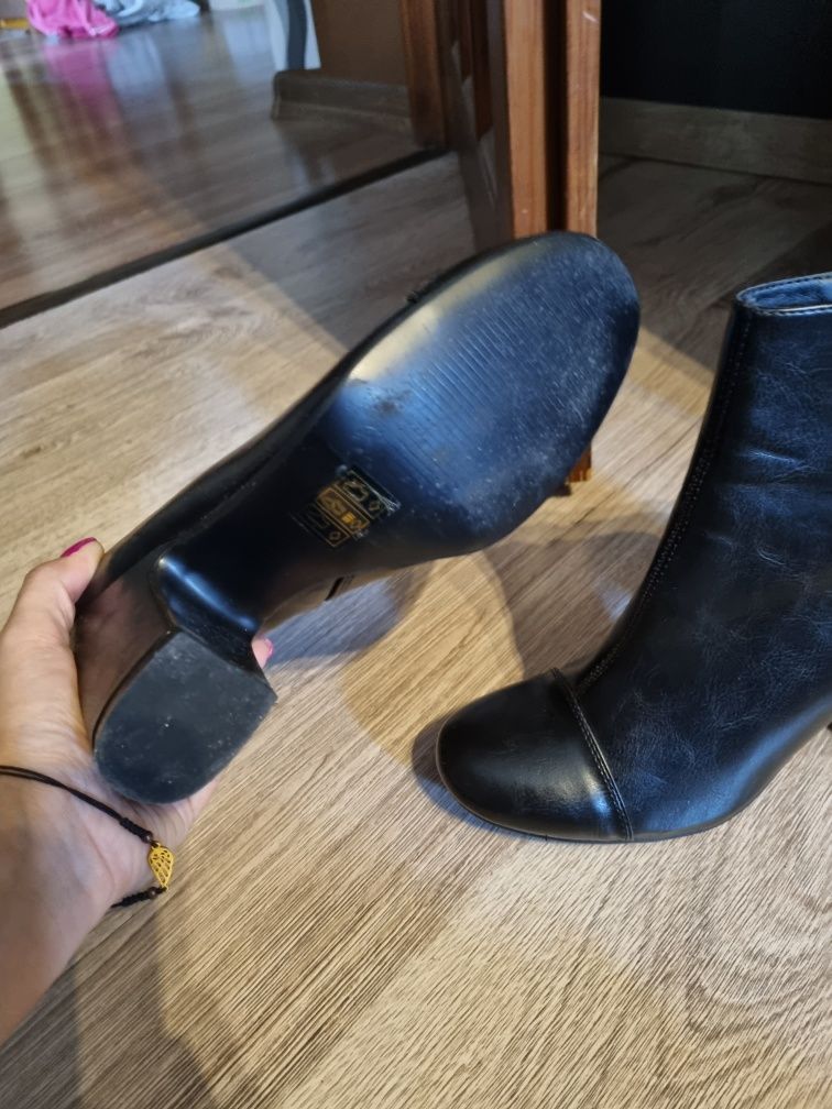 Botki damskie czarne 38
