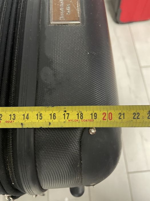 Валіза з пластику