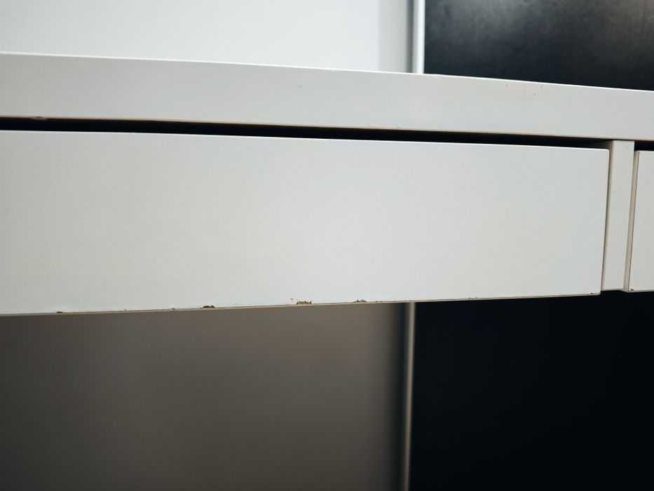 Biurko Ikea Malm białe.