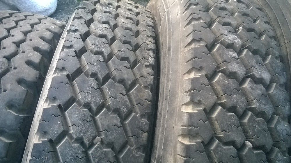 Opony Michelin 9R 22.5 caloroczne napedowe i os prowadzaca R22,5