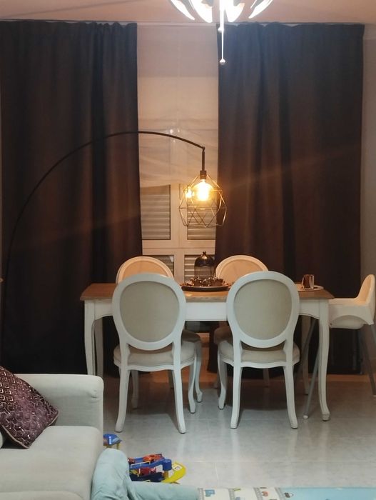 Mesa, cadeira e aparador Gato Preto