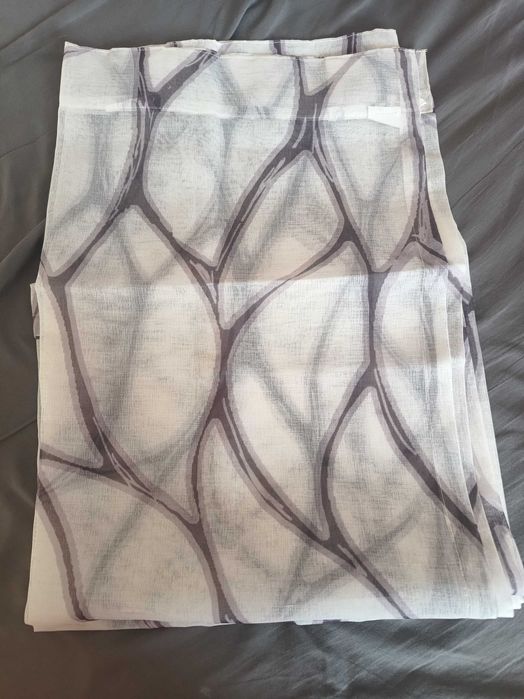 Firana , ZASŁONA biała z NADRUKIEM szarym szer :135wys :145 BPC