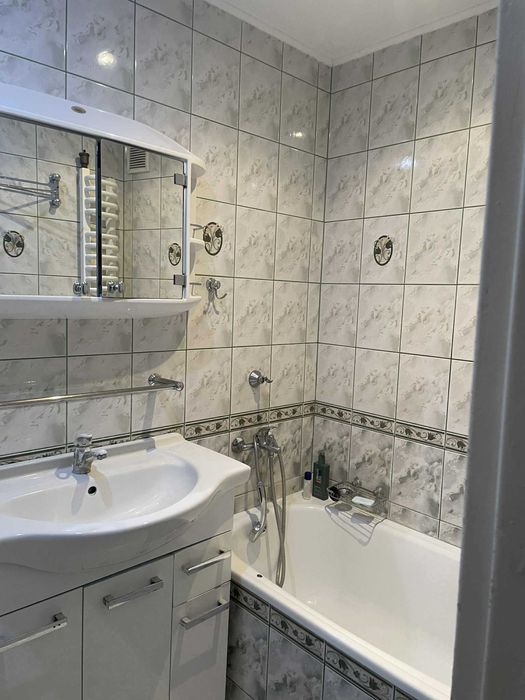 Przestronne 3-pokojowe mieszkanie z ogródkiem i garażem – Dziekanów.