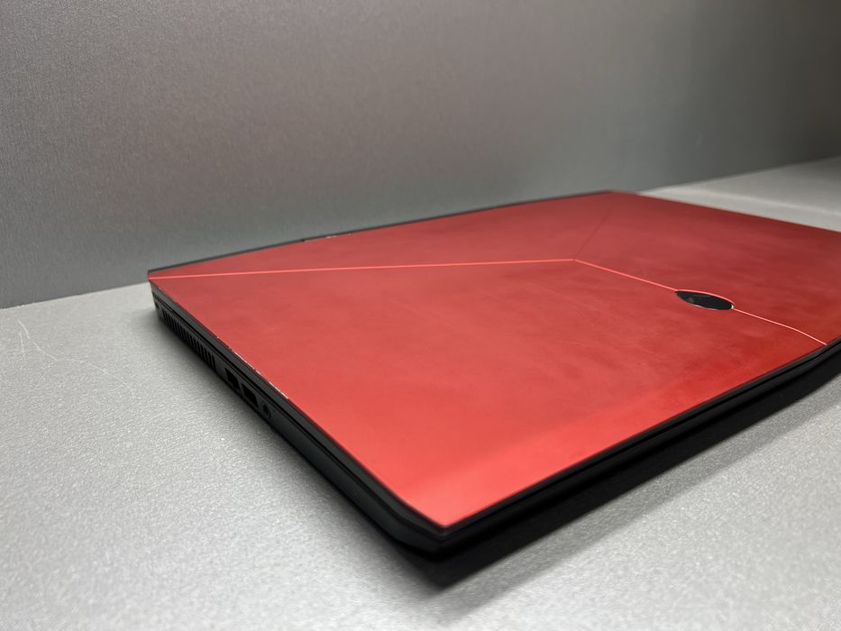 14 Ноутбук Alienware M17 i7-8750H/16/1Tb/RTX2070with Max-Q/17,3/120Hz