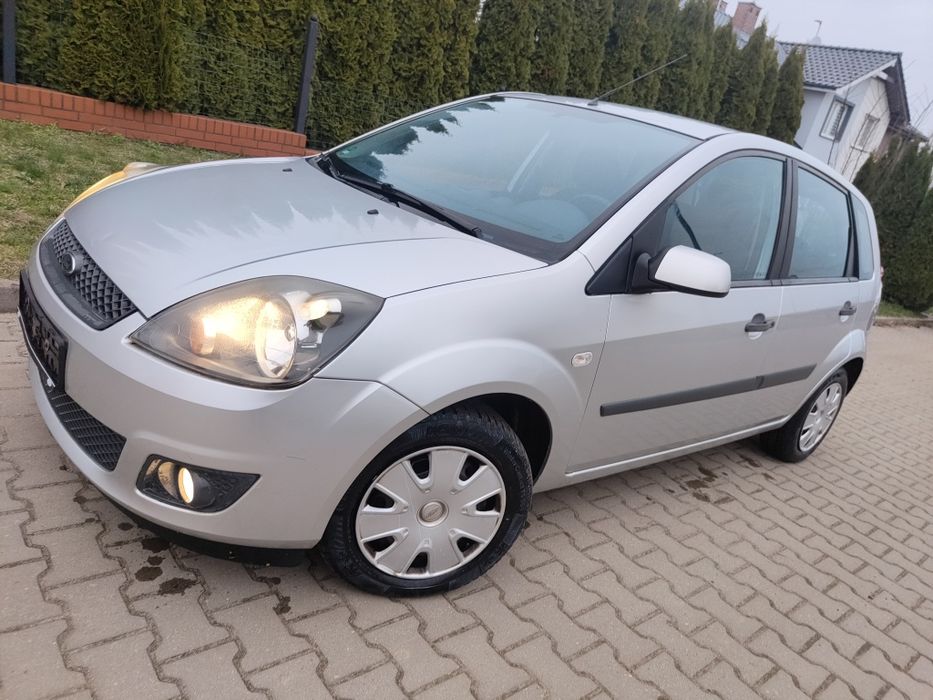 Ładny Ford Fiesta 1.4 z niskim przebiegiem 2 x komplet opon. klima