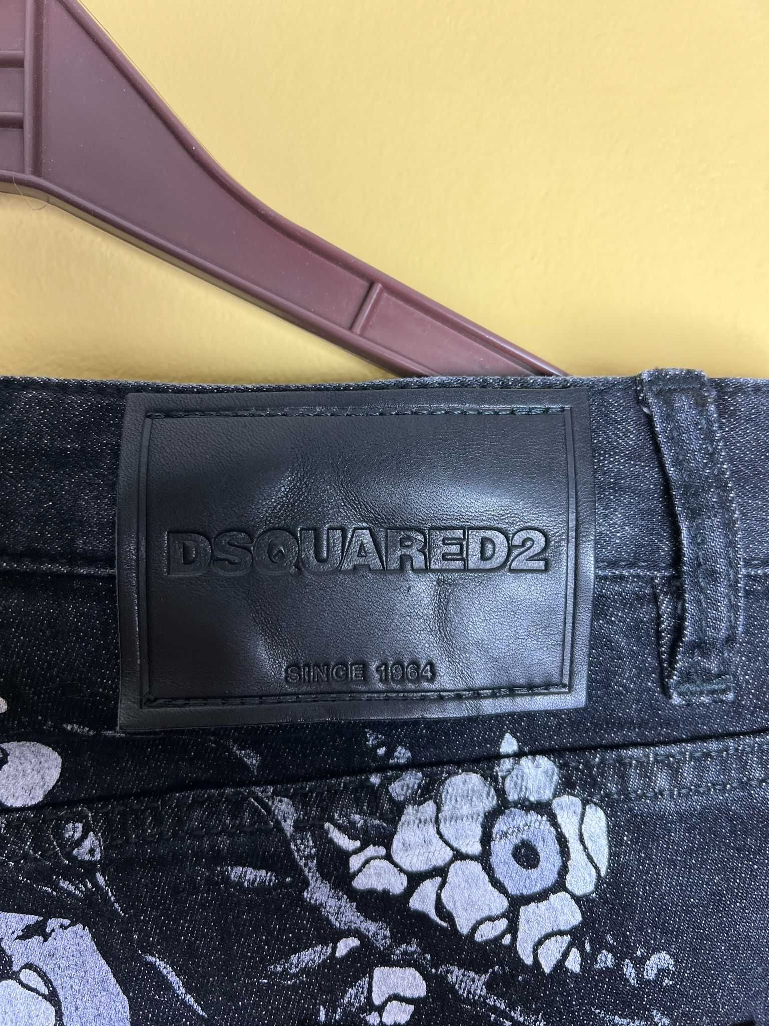 Dsquared2 ICON Graffiti Printed COOL GUY Denim Jeans Tapered