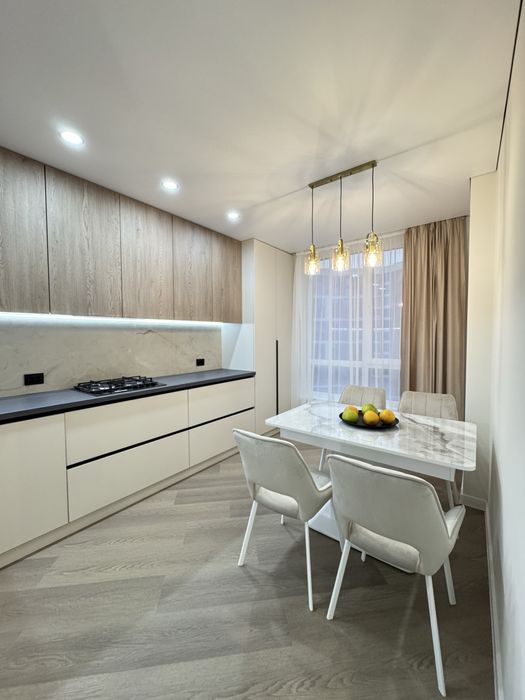 Продам шикарну 2 кім квартиру+відпочинкова у престижному ЖК, центр