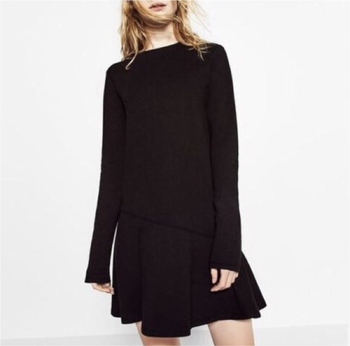 Маленькое базовое платье с рюшкой Zara s/m