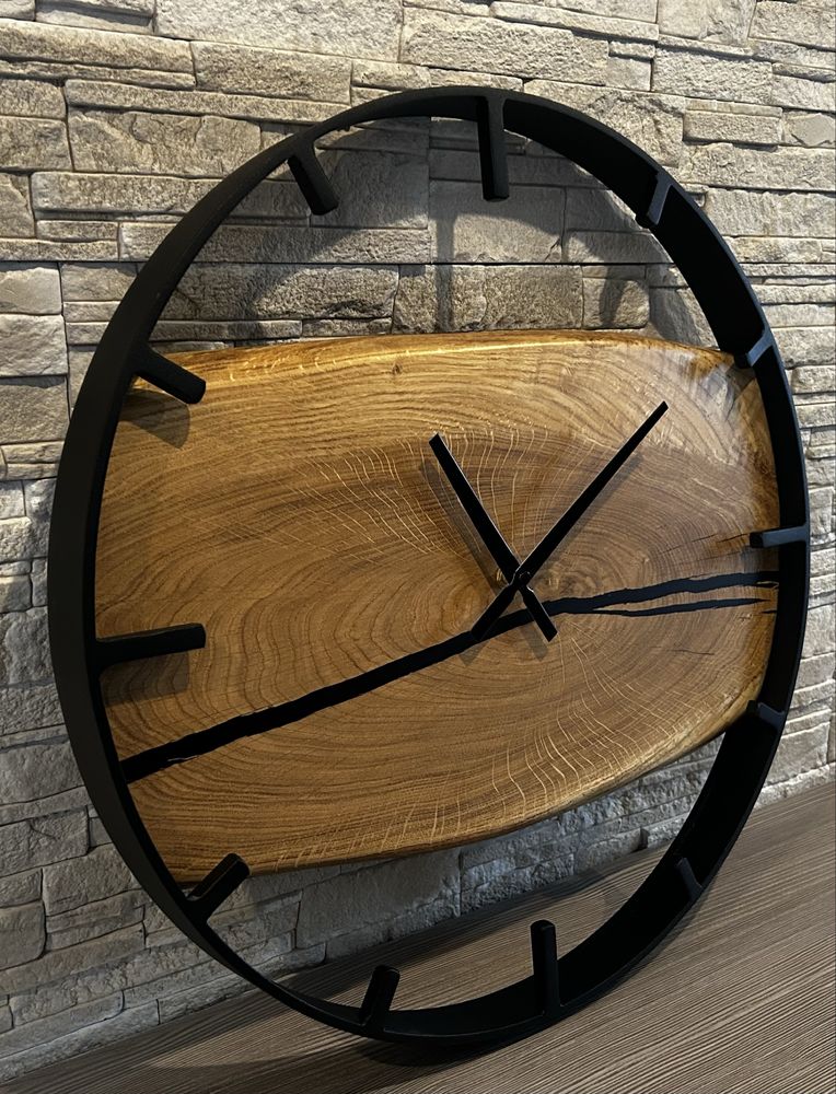 Zegar w stylu loft - dąb z czarną żywicą 50 cm