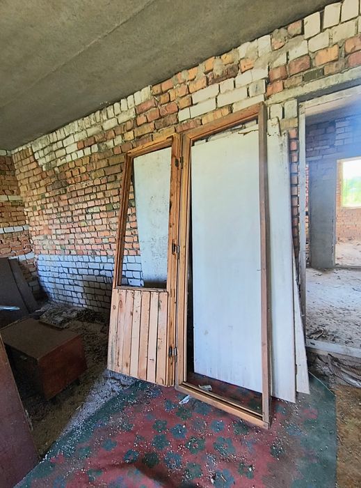 Окно, окна, рамы дверей,  двери