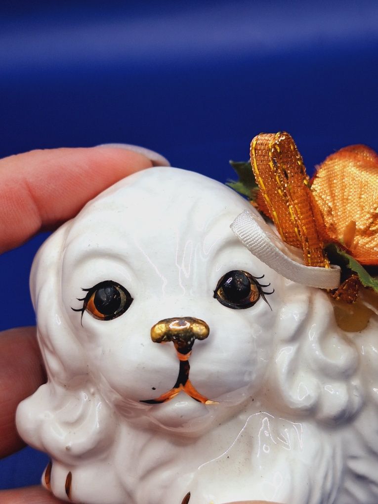 Figurka porcelanowa Pies