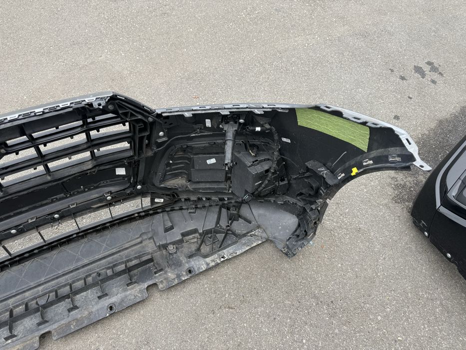 Audi Q5 80a sline бампер з камерою 6 парктроніків