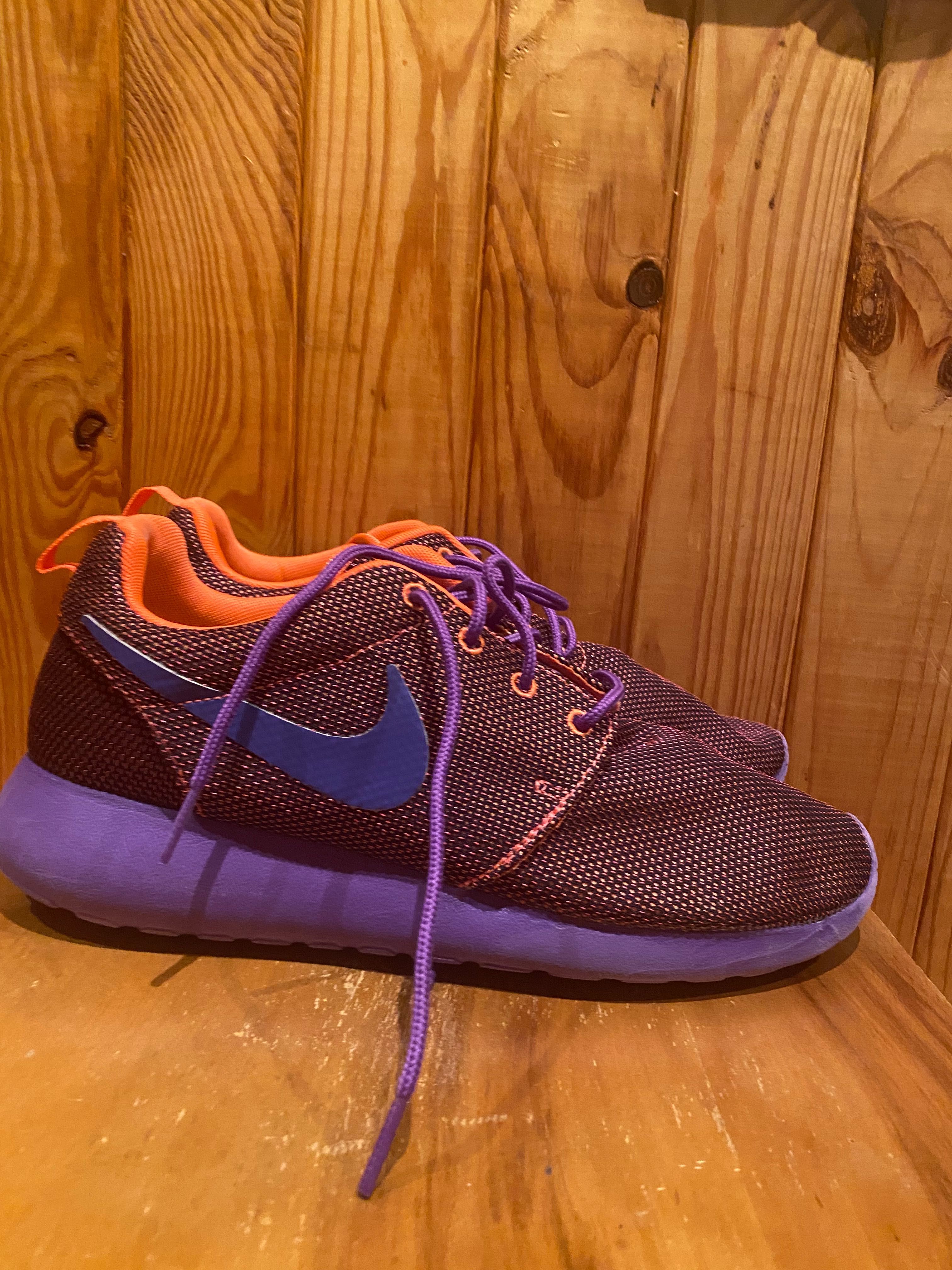 Кросівки жіночі Nike Roshe Run 40 в новому стані фіолетові