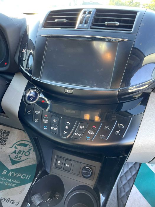 Продам Toyota RAV 4 EV 2013 рік можлива розстрочка,кредит,обмін!