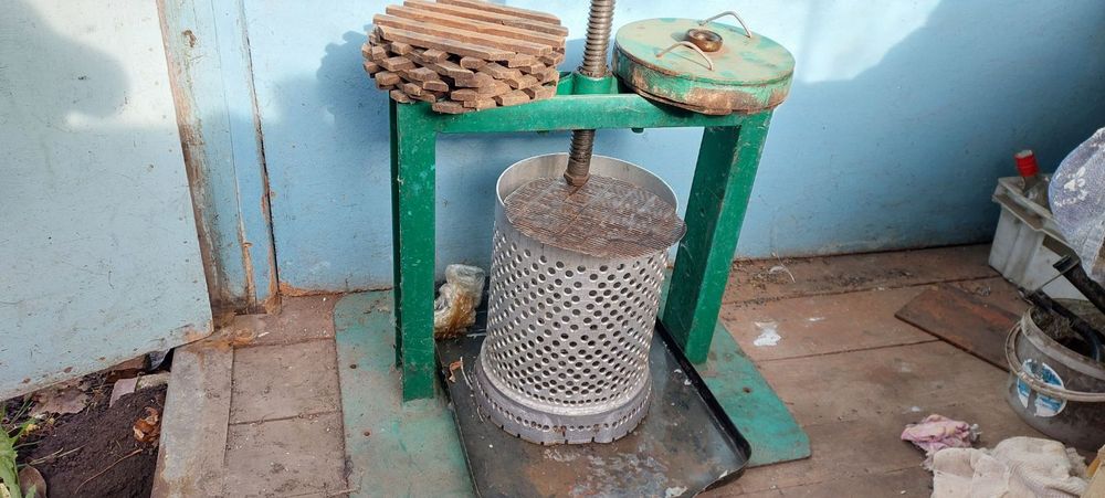 Ручний прес соковижималкп