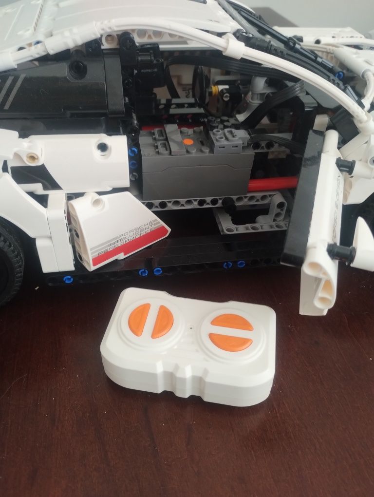 Klocki Porshe 911 RSR  RC zdalnie sterowane