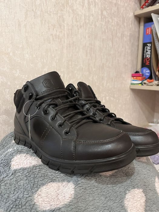 Натуральні шкіряні зимові чоловічі черевики,  42 розмір