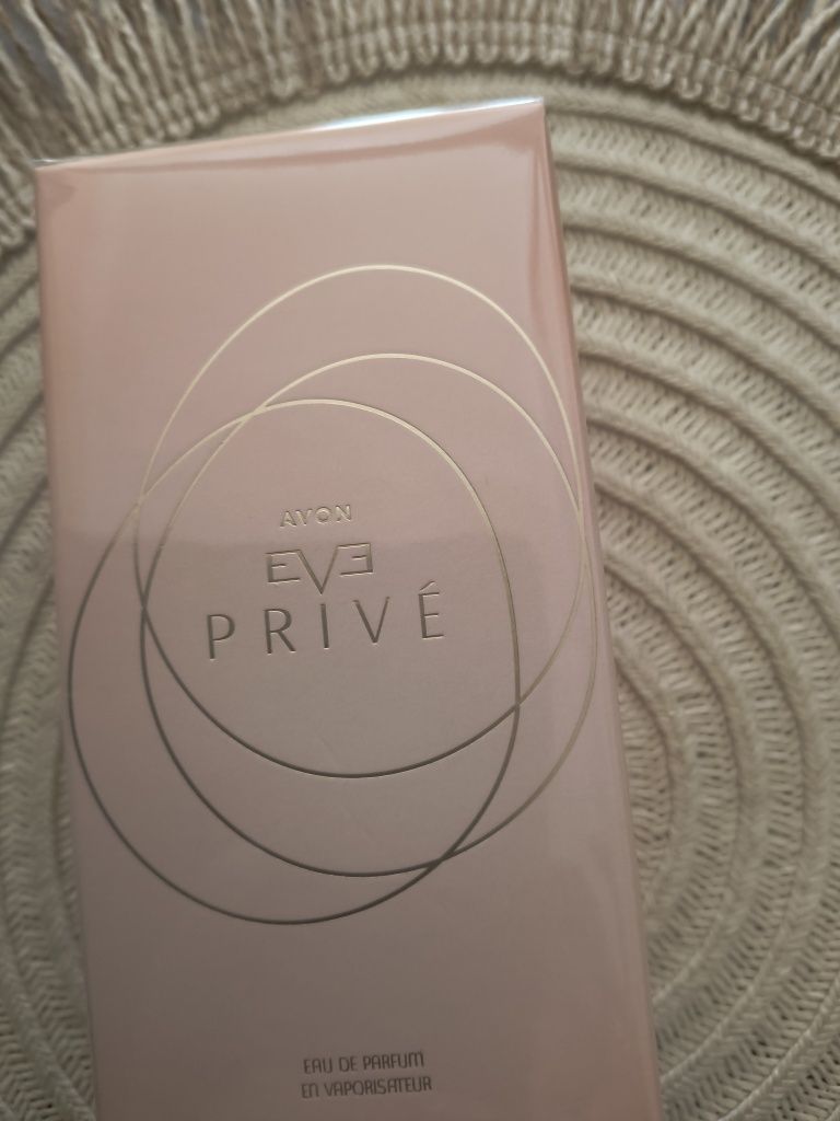 Eve Prive perfum