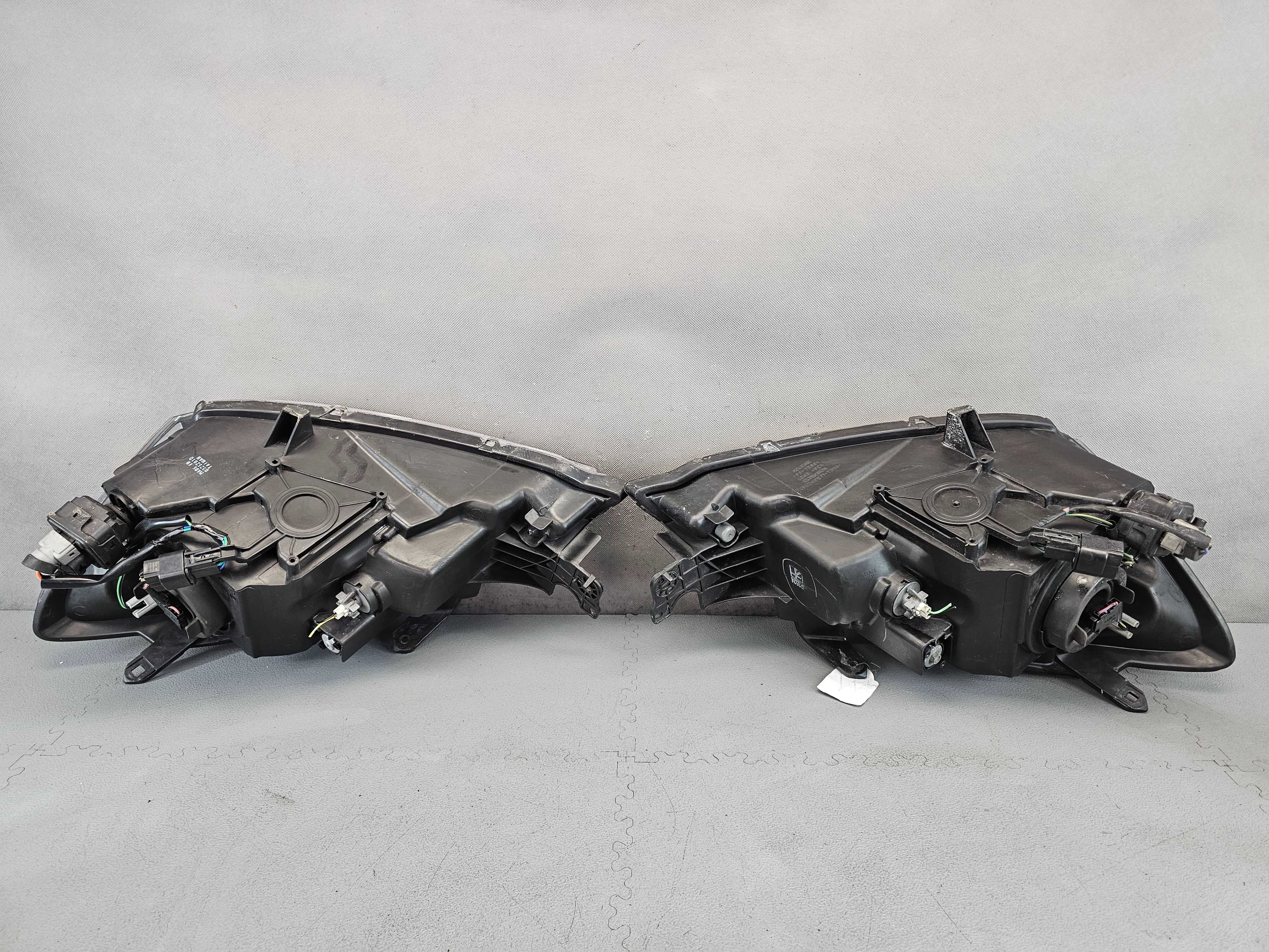 Mitsubishi Lancer 03-07r. Lampy Przód Przednie Lewa+Prawa Europa IGŁA