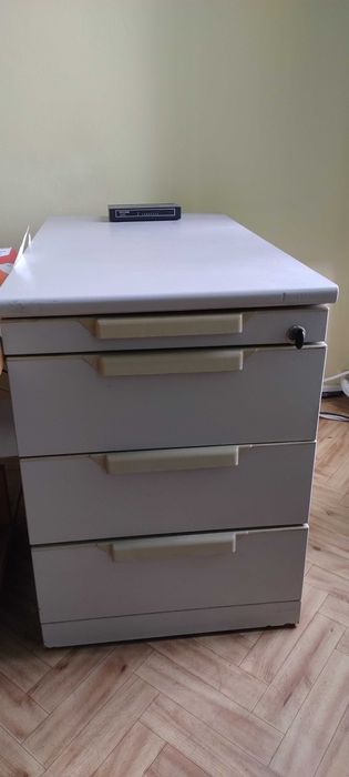 Szafka metalowo-drewnina do biura