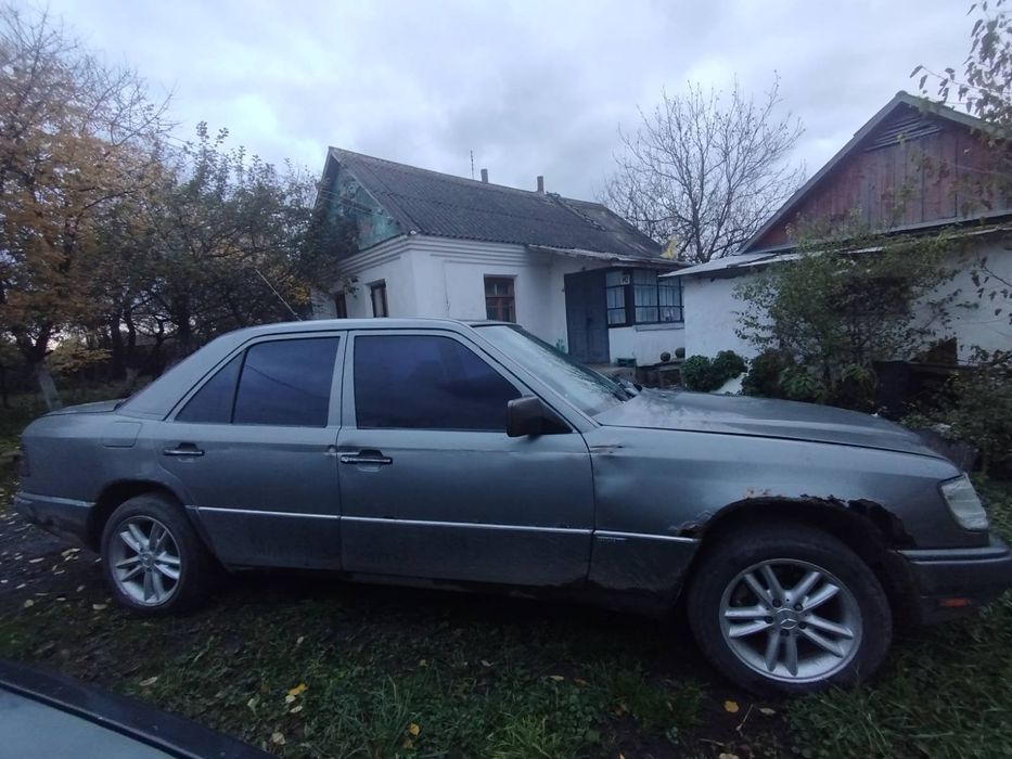 Продам  мерса 124