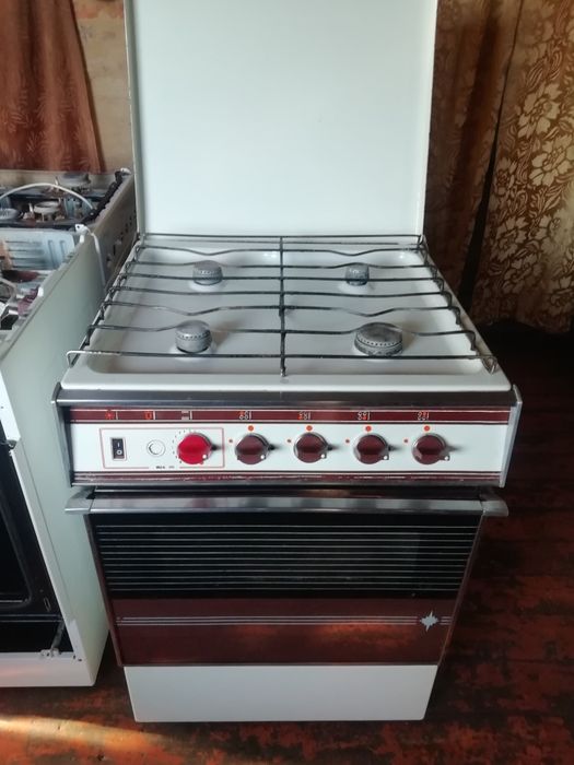 Продам газовую плиту Брест 60смх60