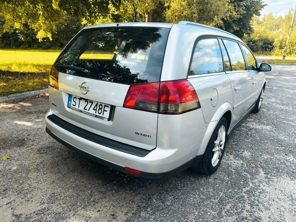 Opel Vectra 1.9 CDTI  długie opłaty skóra nawigacja Xenon