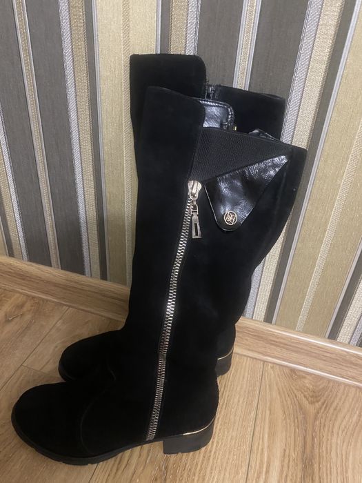 Чоботи жіночі замшеві