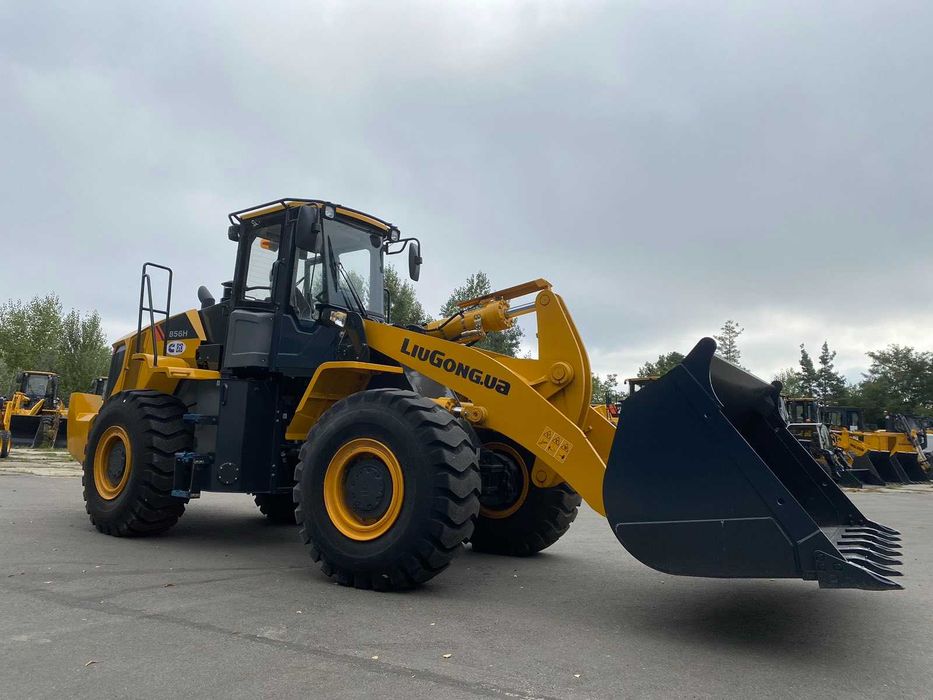 Фронтальний навантажуач LiuGong