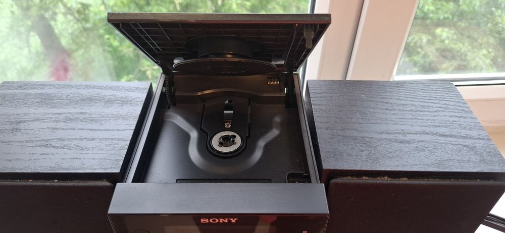 Музикальний центр Sony