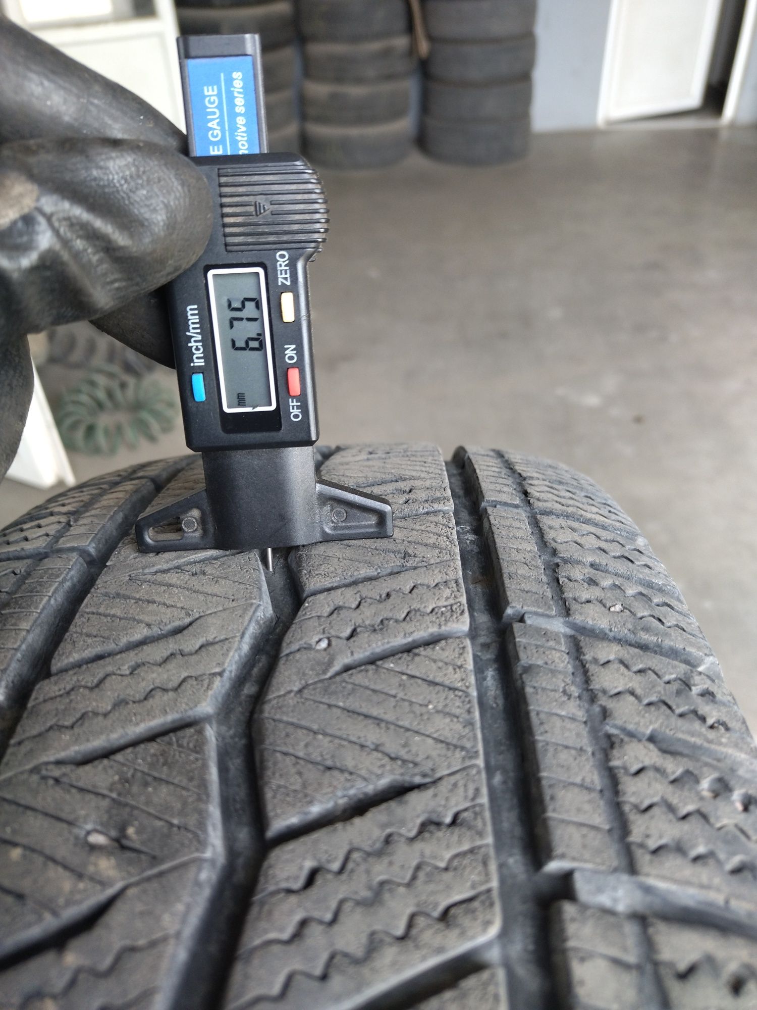 HANKOOK 225/70/15c