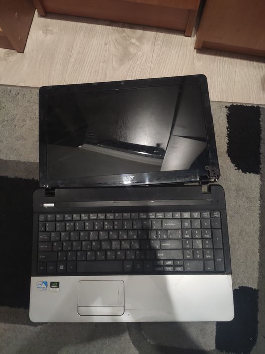 Продам неробочій ноутбук