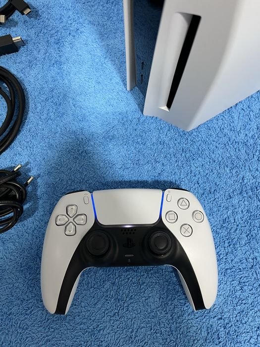 PS5 5 Standard (Versão leitor CD)–COMO NOVA e com Garantia de 3 anos!!