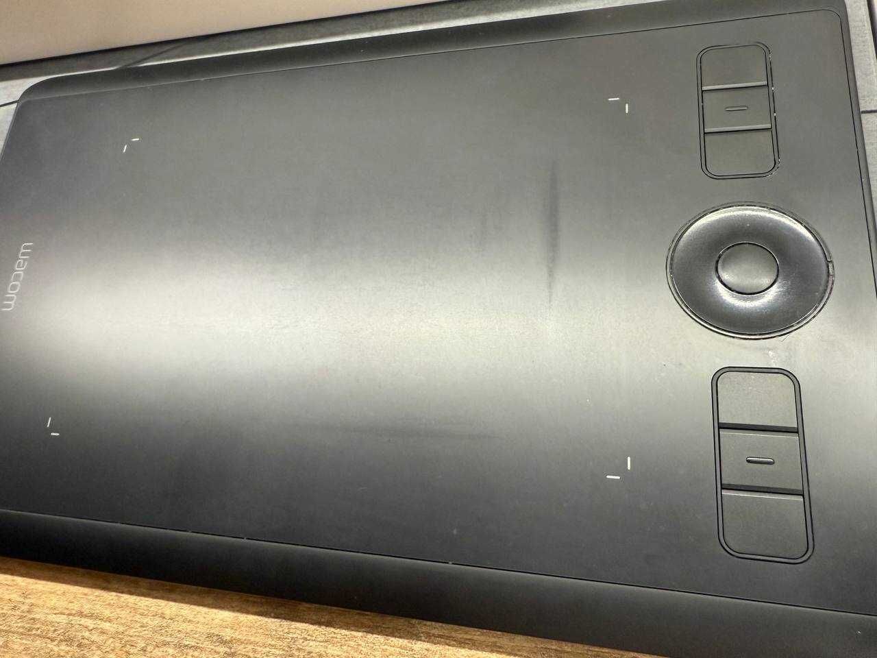 Графічний планшет Wacom Intuos Pro S Bluetooth Black PTH460