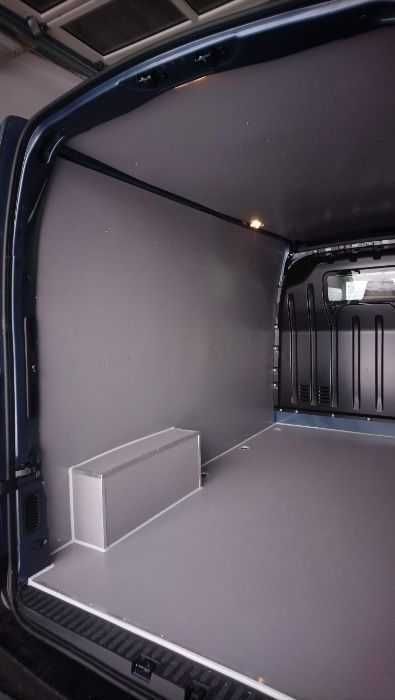 Renault Master L2H2-Zabudowa przestrzeni ładunkowej busa PREMIUM