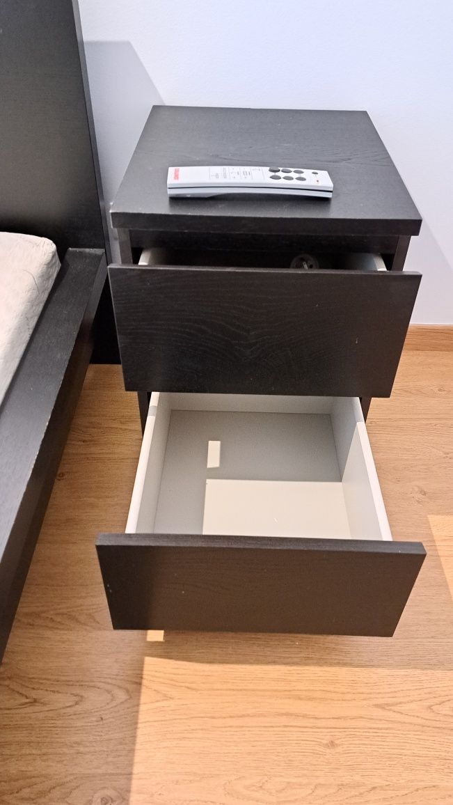 Cama e mesa de cabeceira IKEA Malmo com colchão colunex