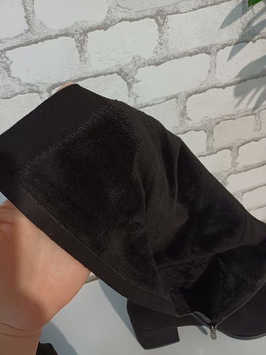 Зимові замшеві жіночі сапожки