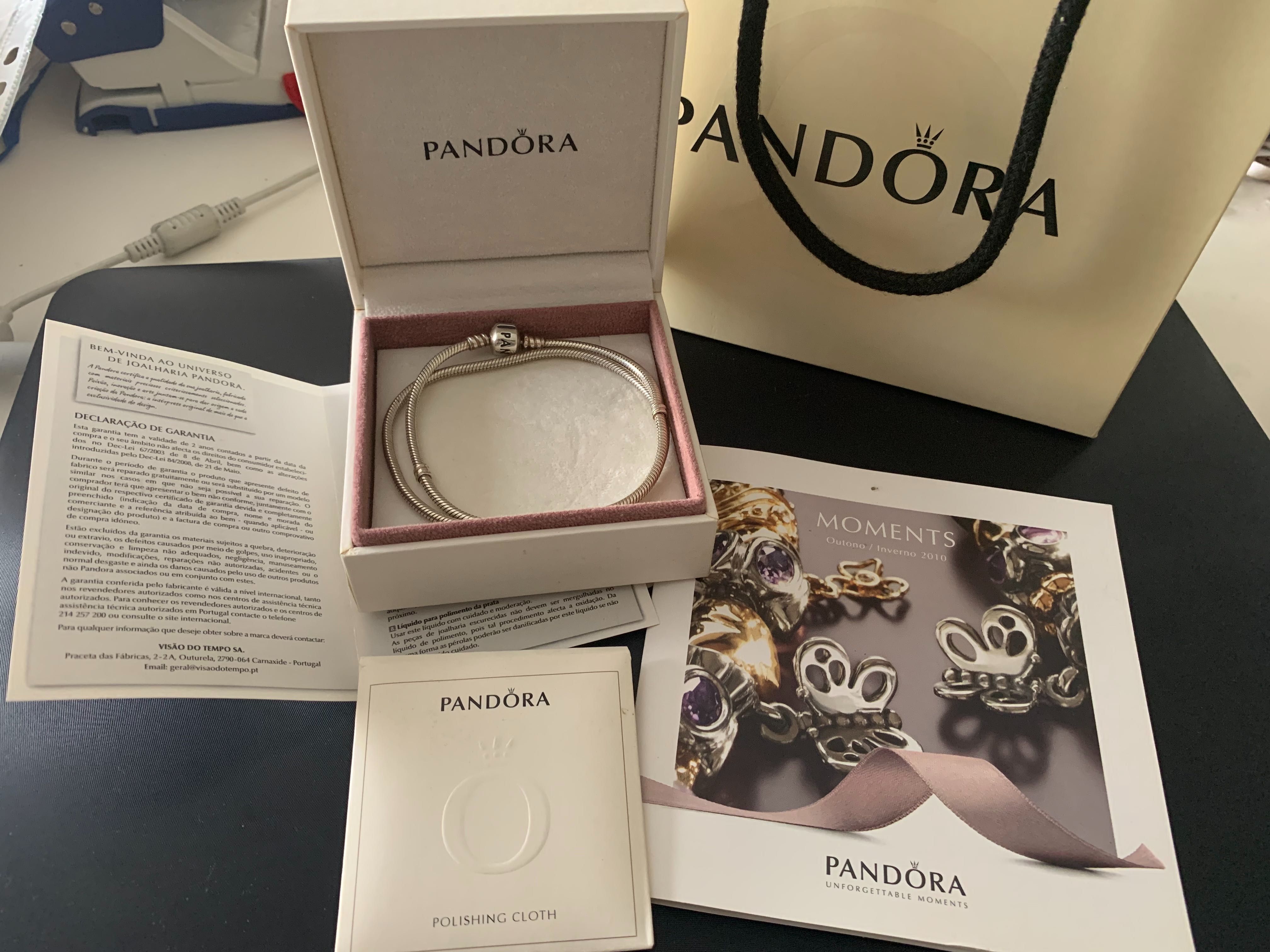 Colar Pandora Original + 3 contas Pandora de oferta