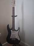 Gitara elektryczna  + statyw + kabel do wzmacniacza